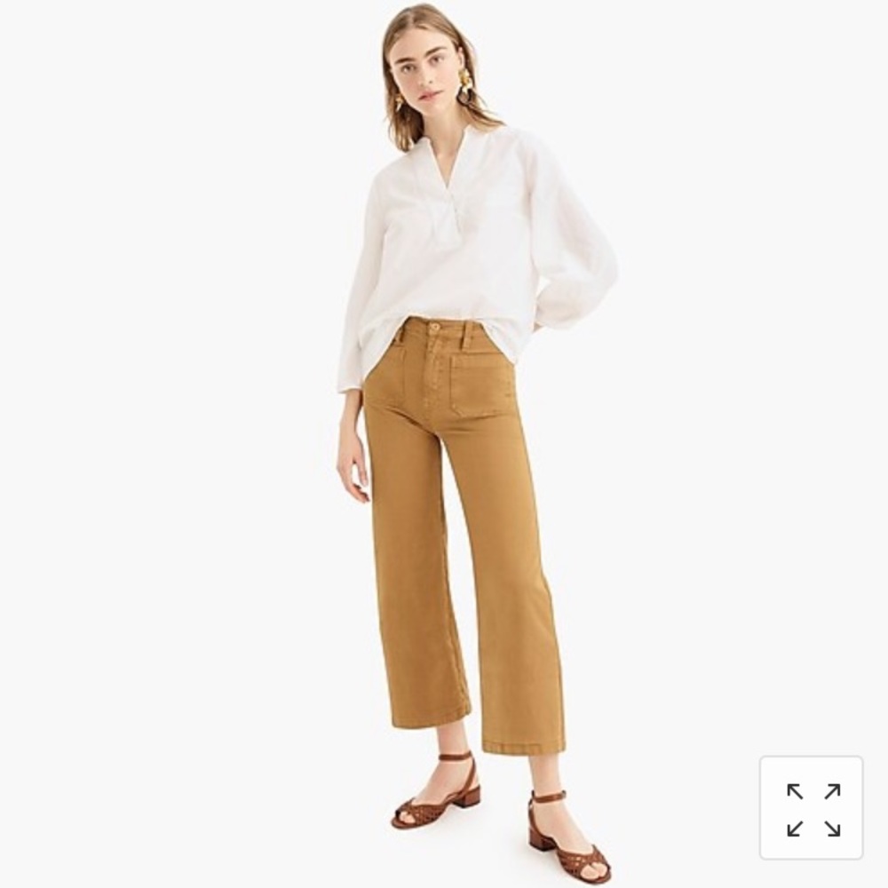 NWT! Open V-neck cotton poplin top